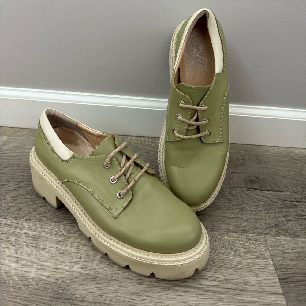 Size 40.Leather shoes.Italian